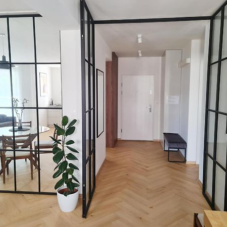Beautiful New Apt In Old Town Near Train Station - Free Parking Bratislava Dış mekan fotoğraf
